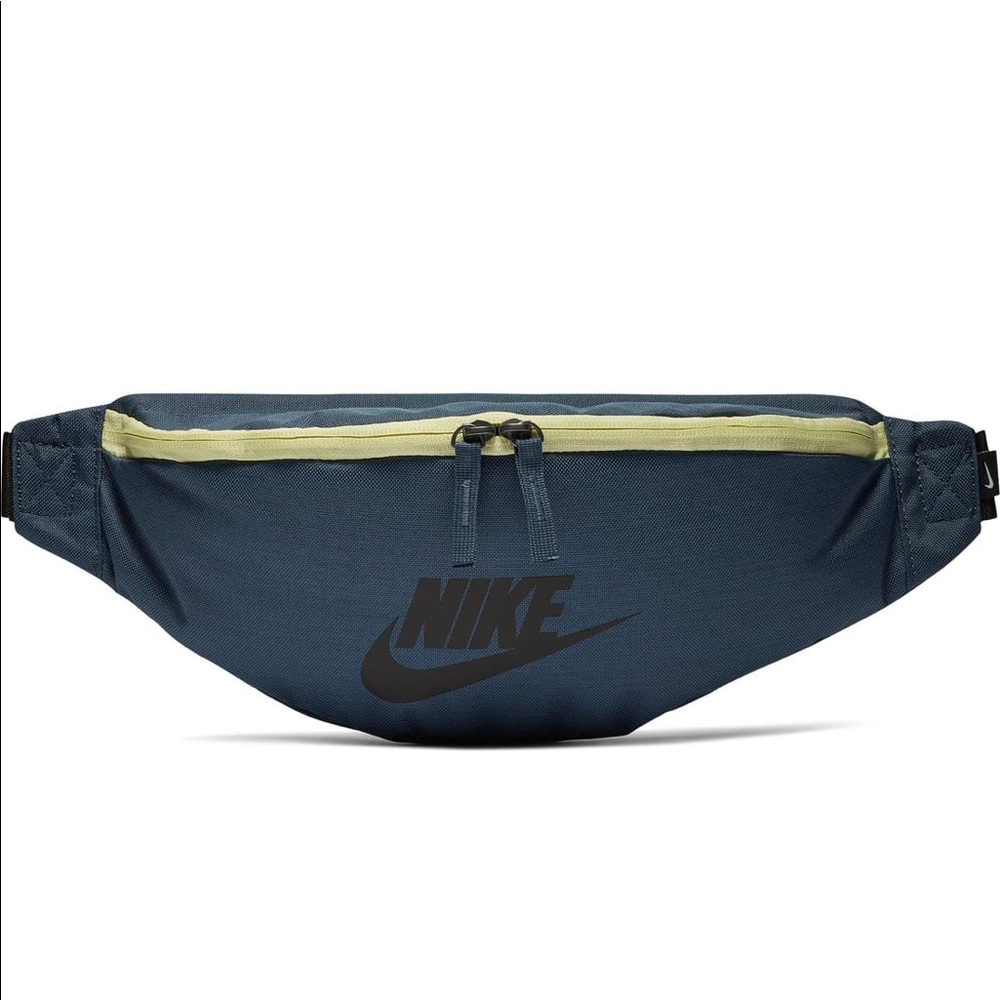 Nike Heritage Hip Pack EUC